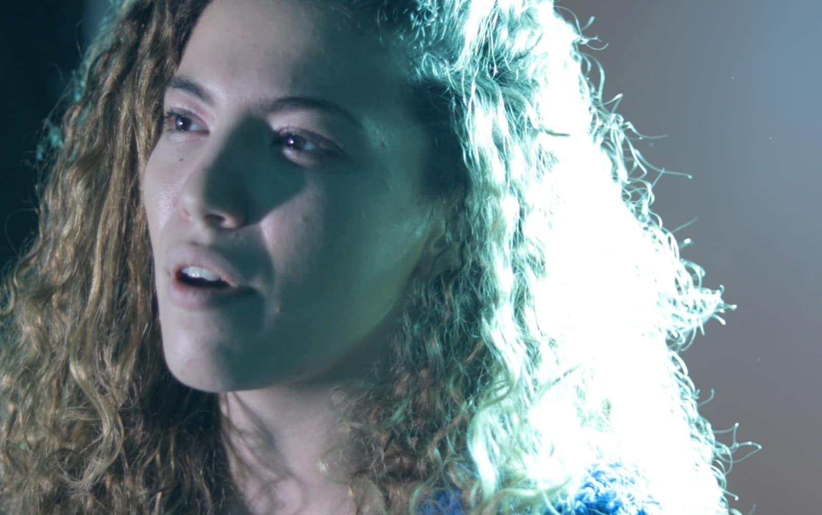 women-singings-music-video.jpeg women-singings-music-video.jpeg
